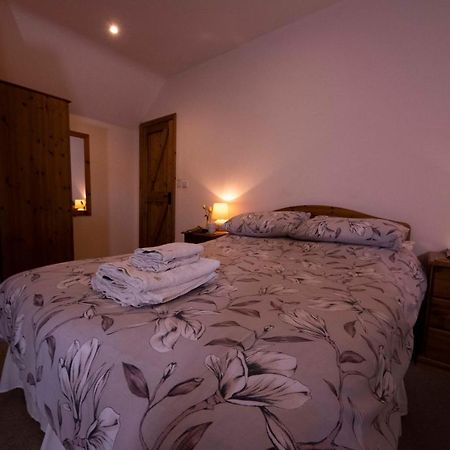 Polhilsa Farm Bed & Breakfast Callington ภายนอก รูปภาพ