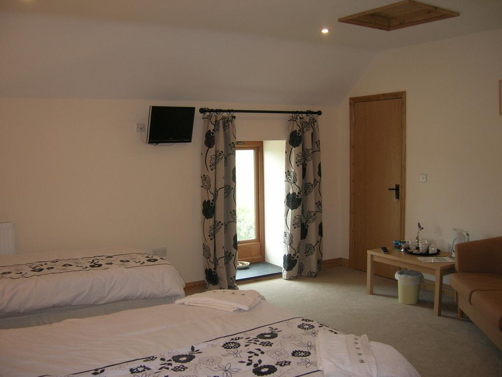 Polhilsa Farm Bed & Breakfast Callington ห้อง รูปภาพ
