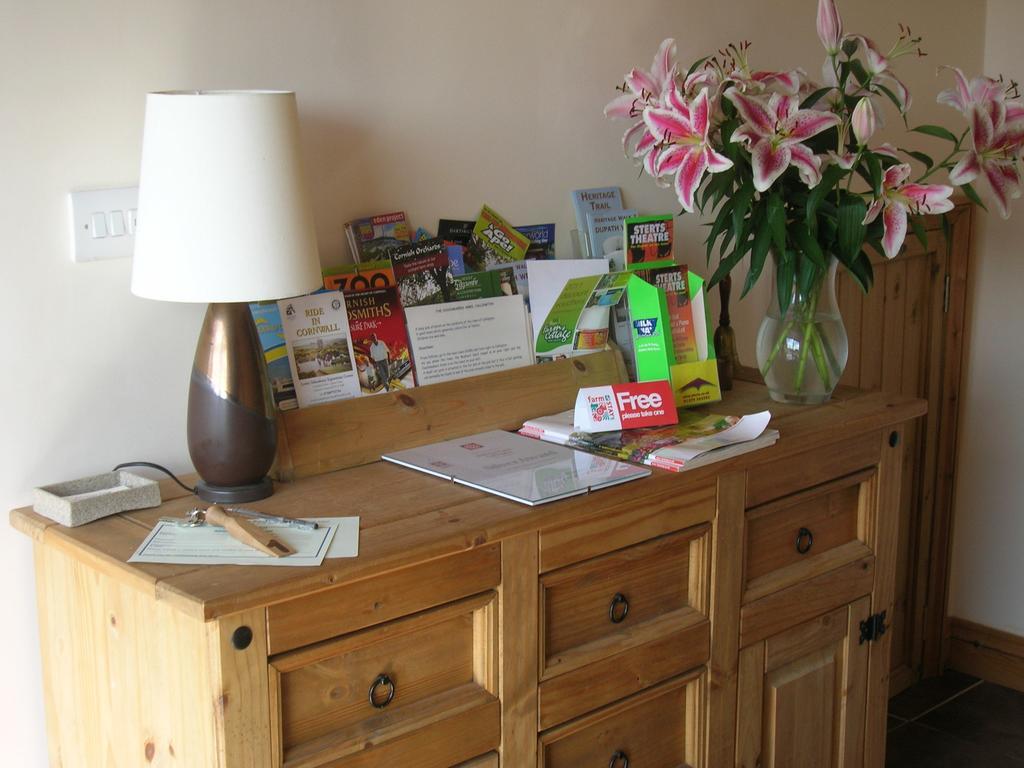 Polhilsa Farm Bed & Breakfast Callington ภายนอก รูปภาพ
